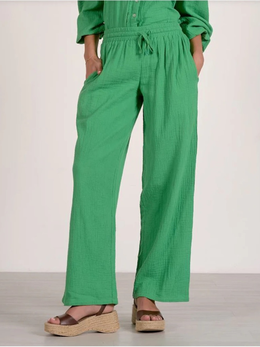 NWT-Elan Lightweight Wide-Leg Gauze Drawstring Pants- Green Sz Med